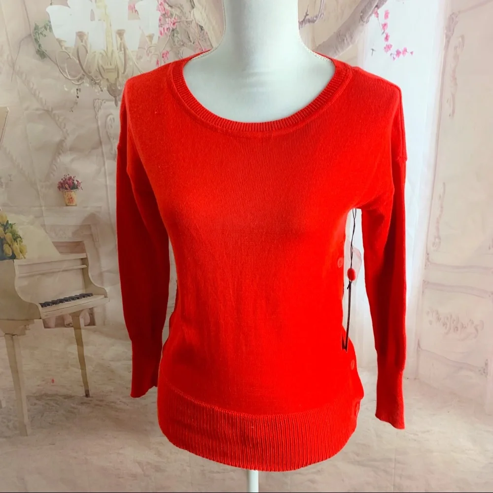 NEW Tahari Side Button Crew Neck Red Sweater - Picture 4 of 11